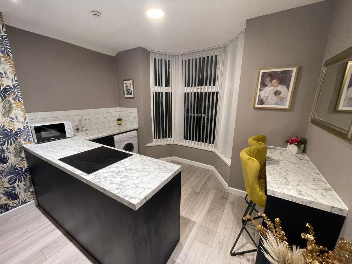 Selection Of Stylish Apartments Within Walking Distance Of Cardiff City Centre Exterior foto