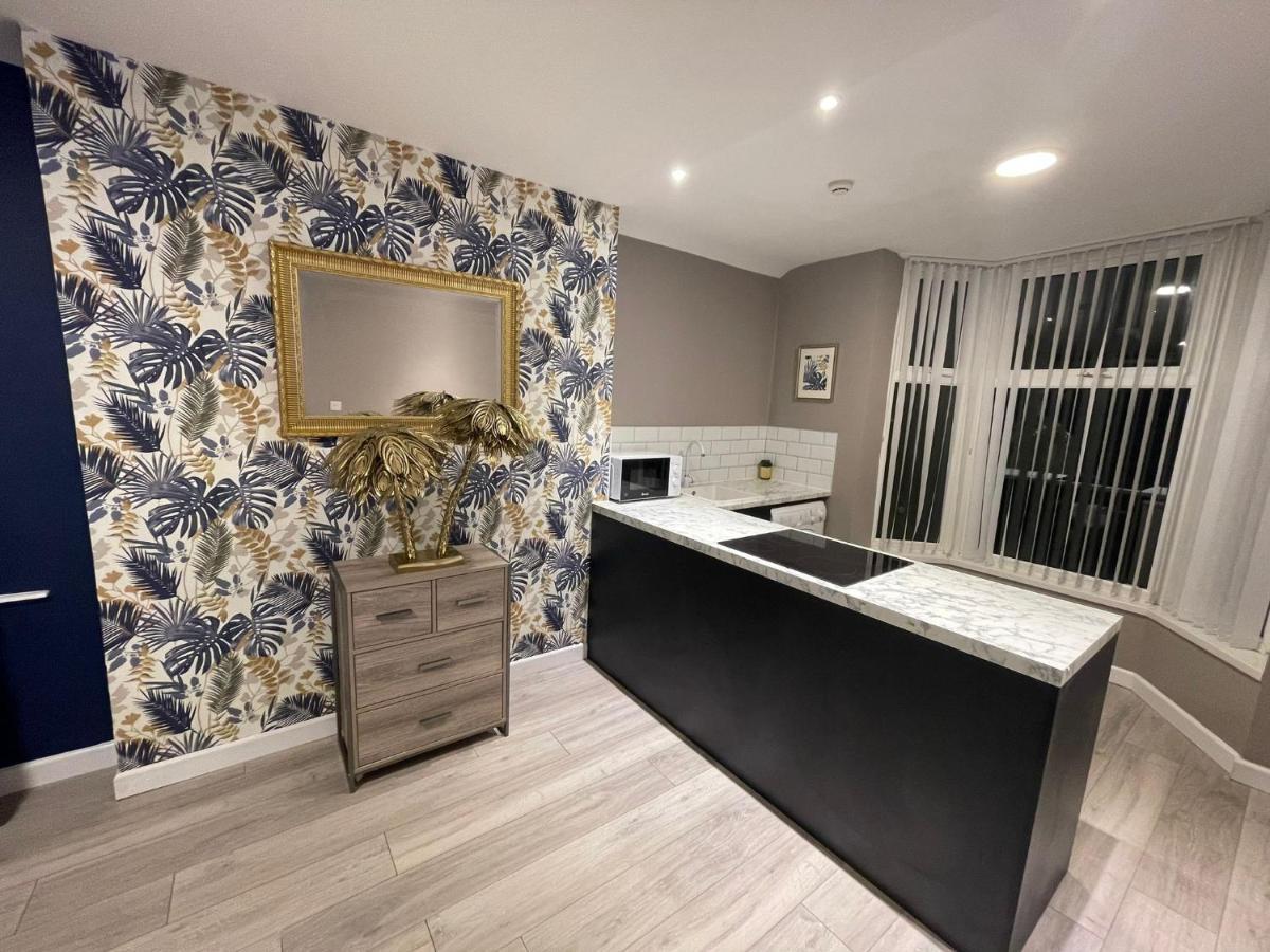 Selection Of Stylish Apartments Within Walking Distance Of Cardiff City Centre Exterior foto